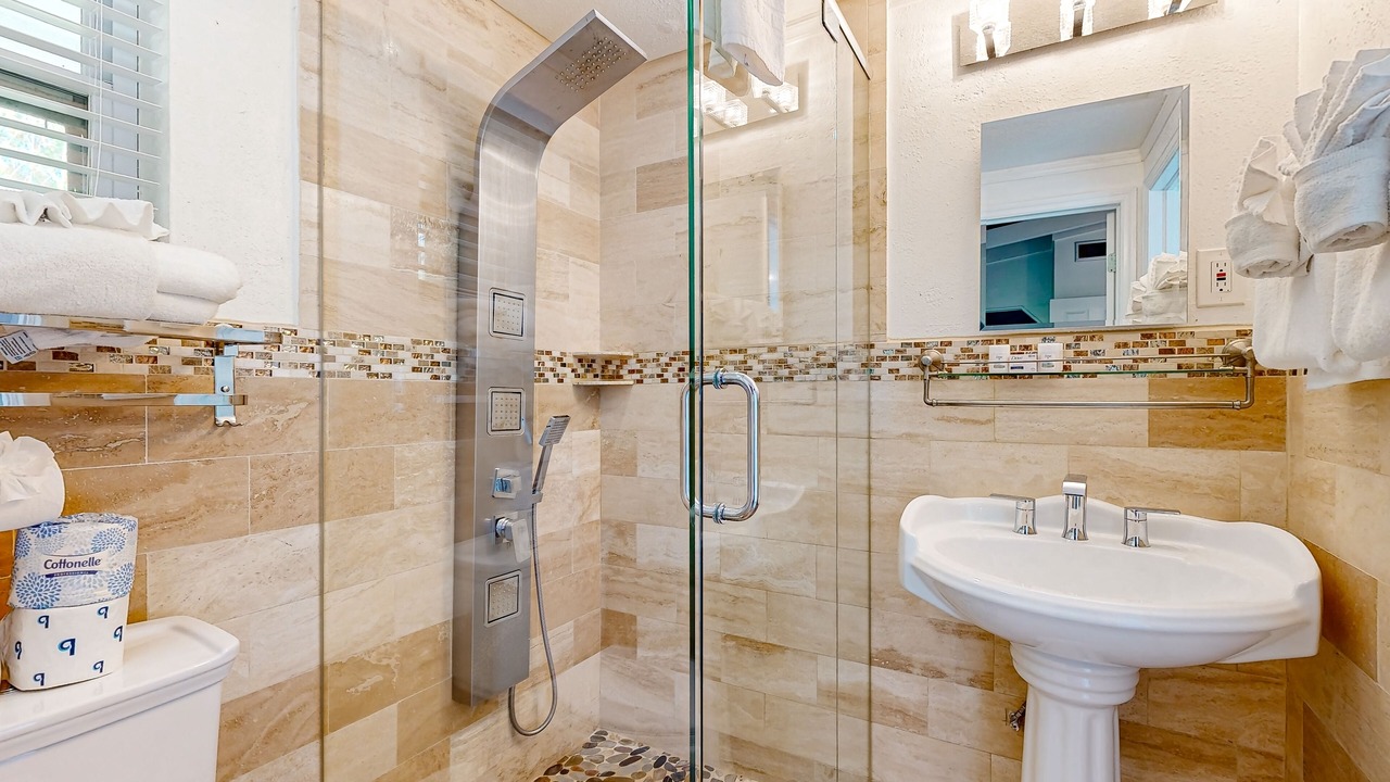 Photo of Bathroom in Summerland Key