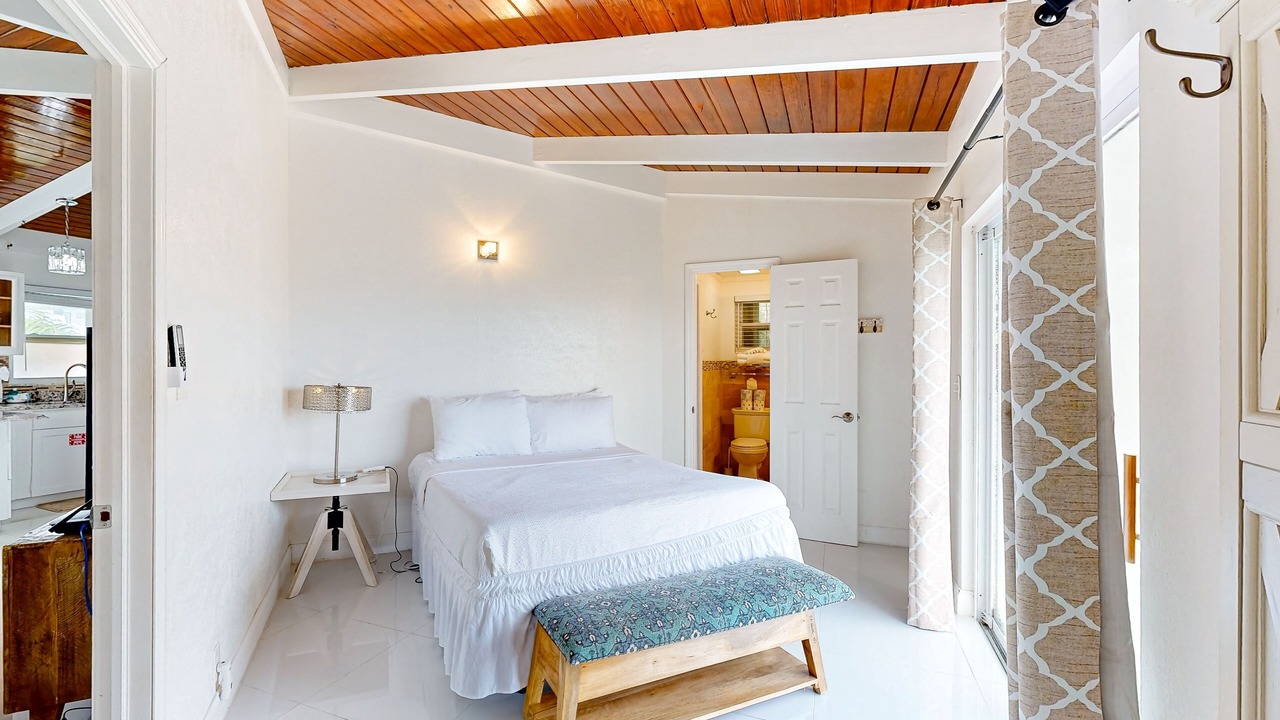 Photo of Bedroom in Summerland Key