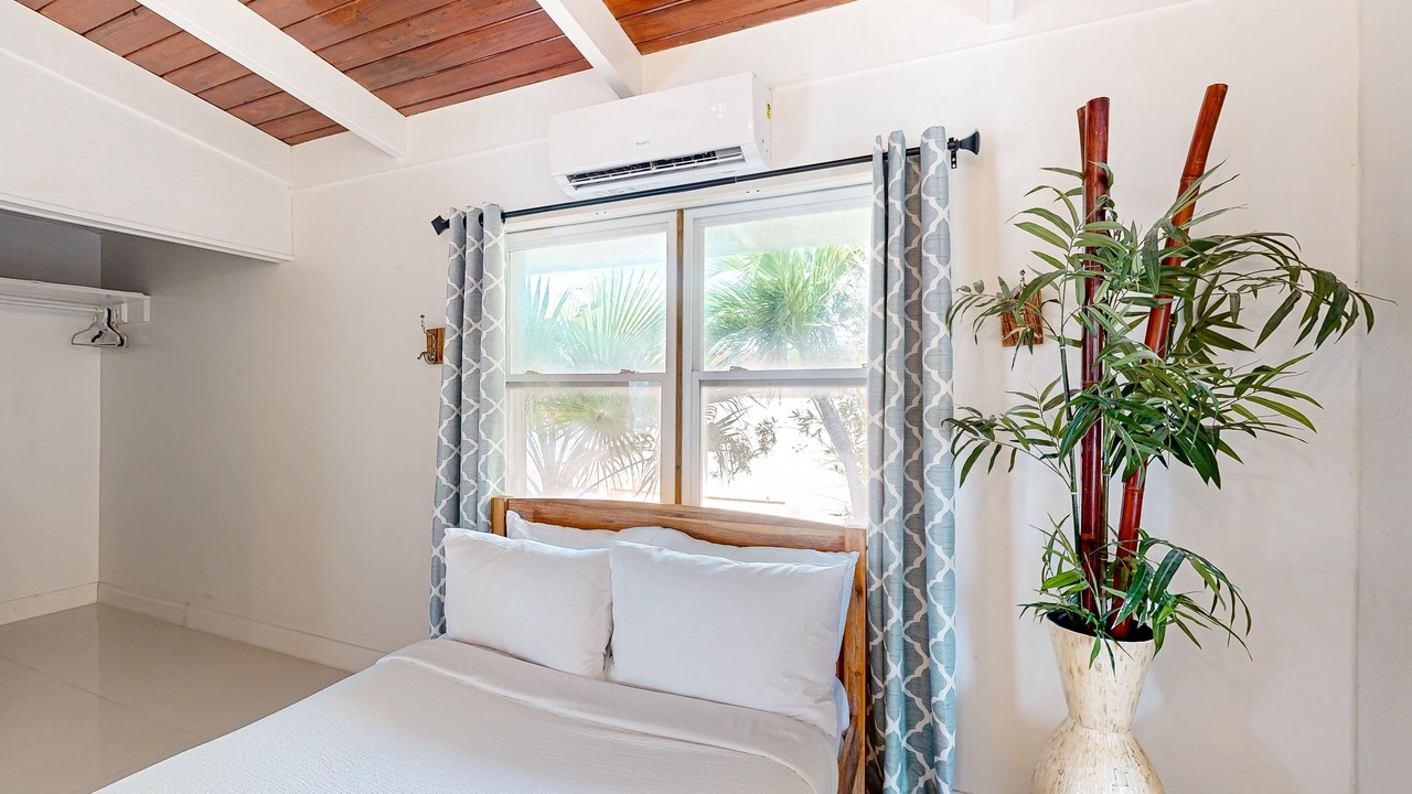 Photo of Bedroom in Summerland Key
