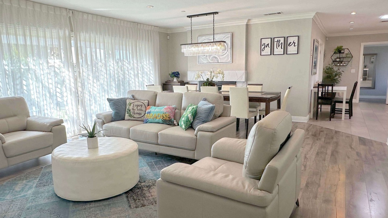 Photo of Livingroom in Hermosa Village