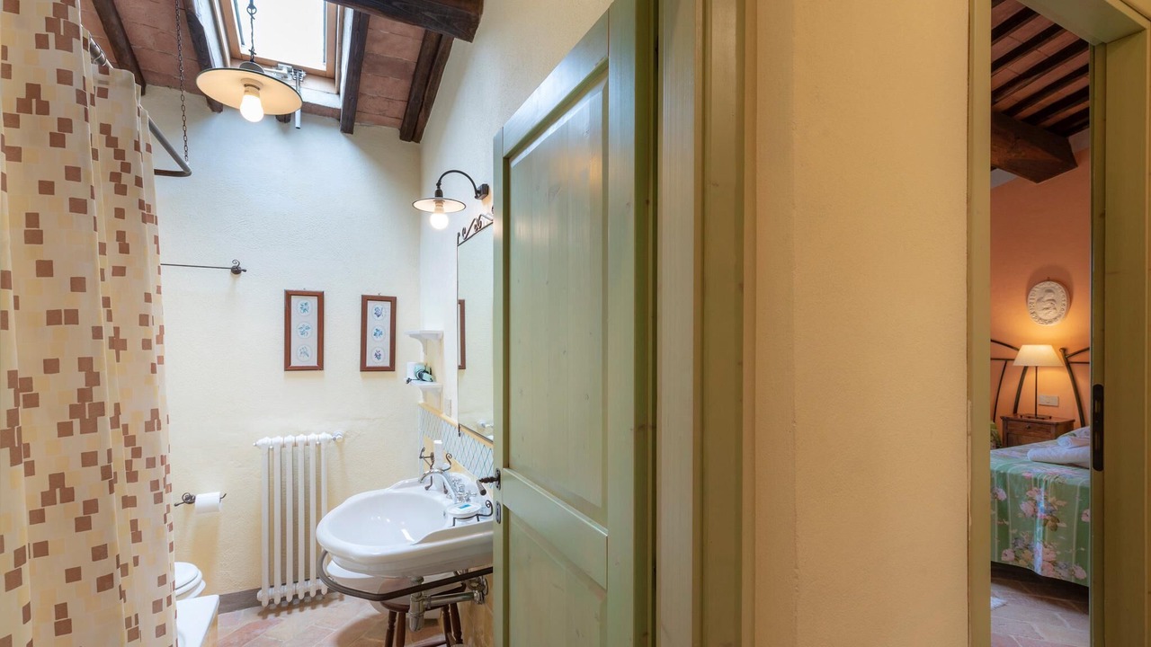 Photo of Bathroom in Simignano