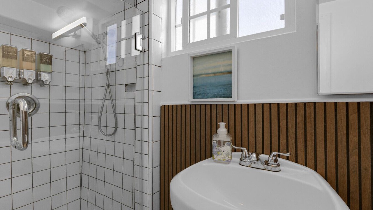 Photo of Bathroom in The Strand