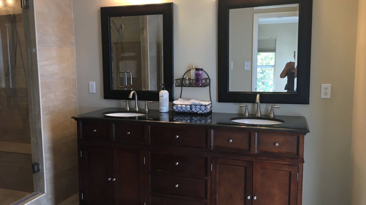 Photo of Bathroom in Marathon