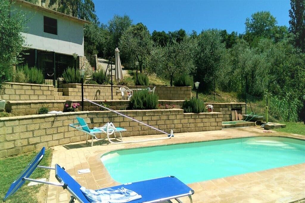 Photo of Outdoor in Ficulle