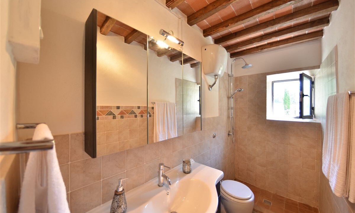 Photo of Bathroom in Gaiole in Chianti