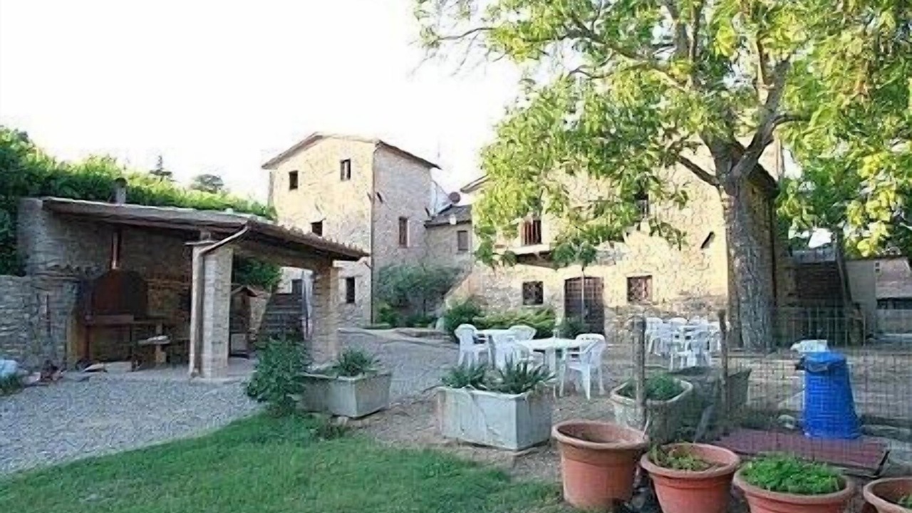 Photo of Outdoor in Montone