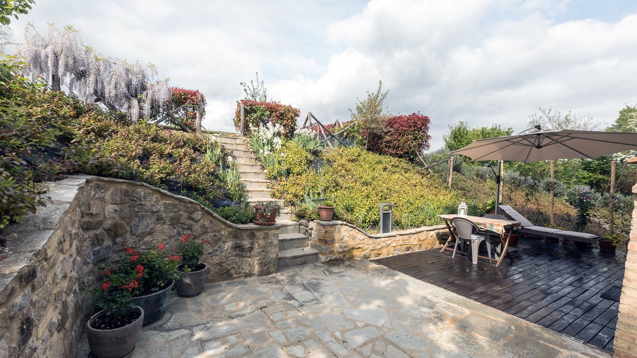 Photo of Outdoor in Montone