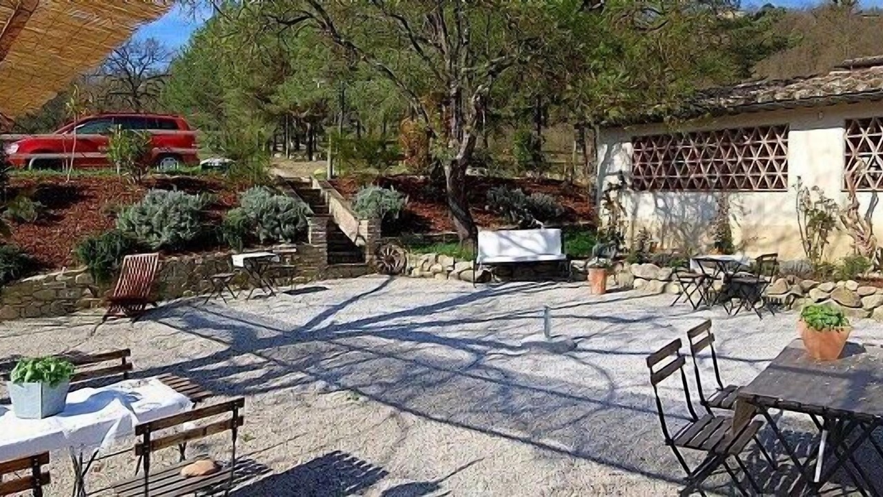 Photo of Outdoor in Montone