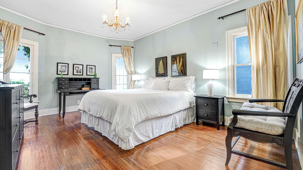 Photo of Bedroom in Larchmont