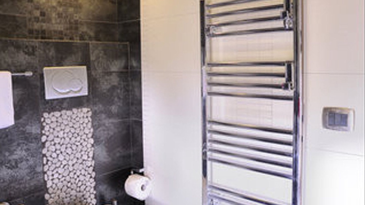 Photo of Bathroom in Montone
