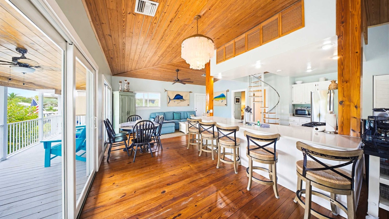 Photo of Livingroom in Cutthroat Harbor Estates