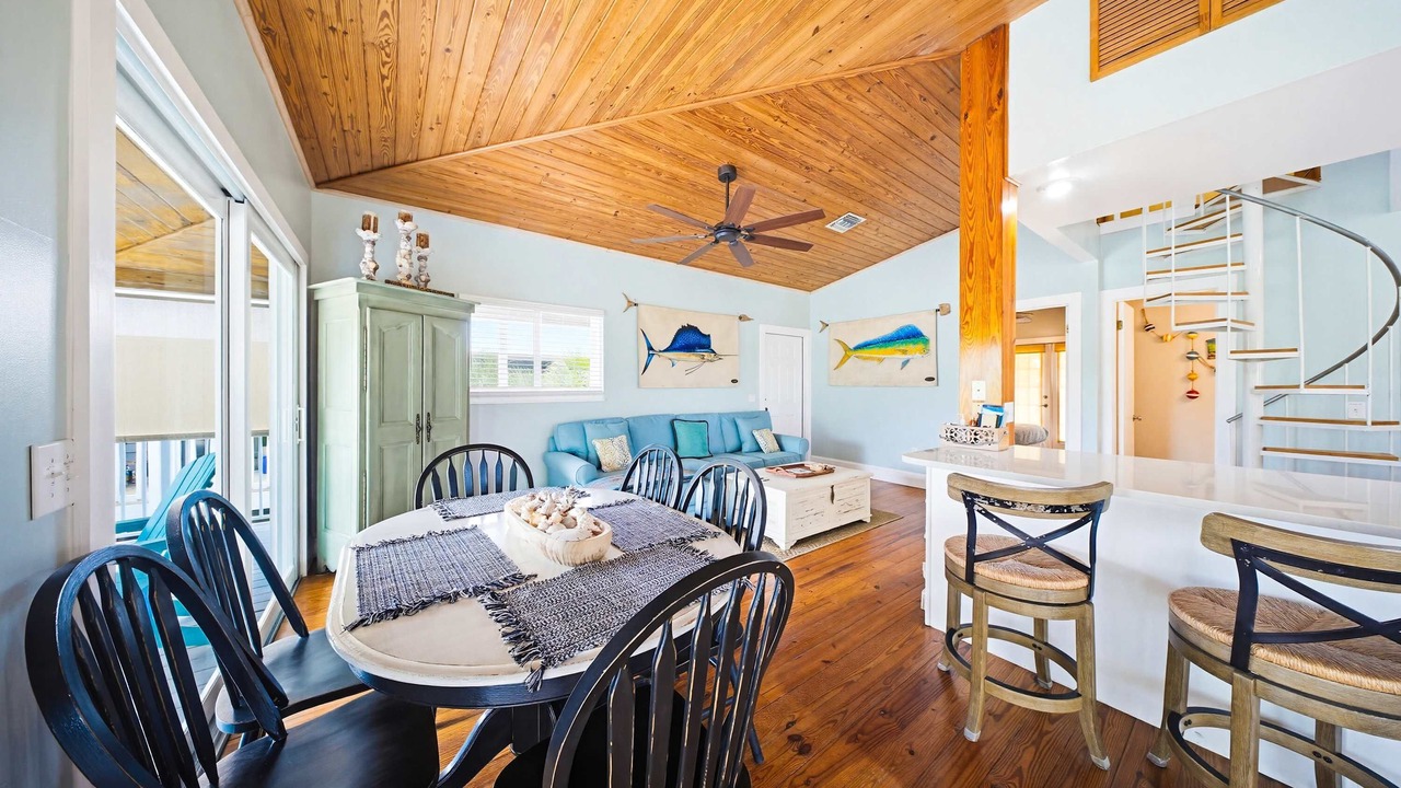 Photo of Livingroom in Cutthroat Harbor Estates
