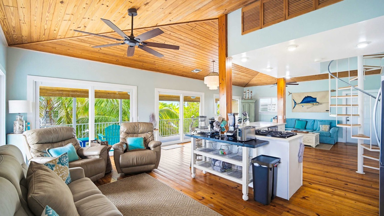 Photo of Livingroom in Cutthroat Harbor Estates