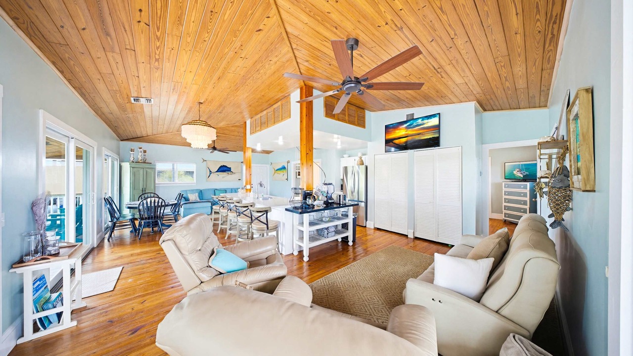 Photo of Livingroom in Cutthroat Harbor Estates
