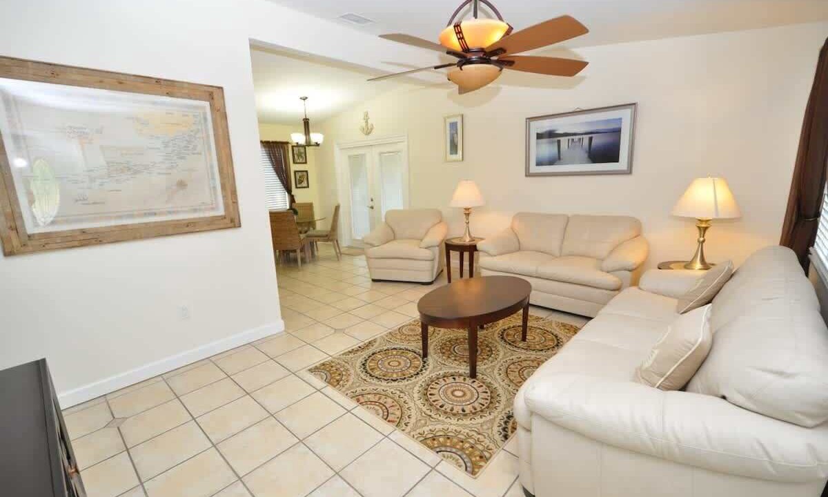 Photo of Livingroom in Breezeswept Beach Estates