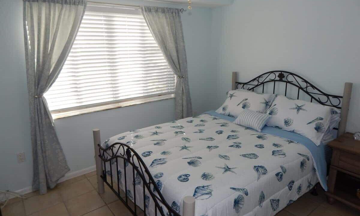 Photo of Bedroom in Breezeswept Beach Estates