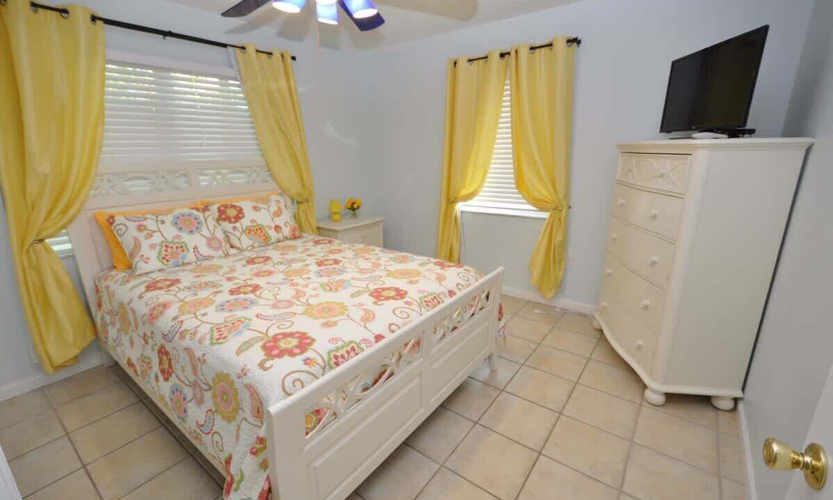 Photo of Bedroom in Breezeswept Beach Estates