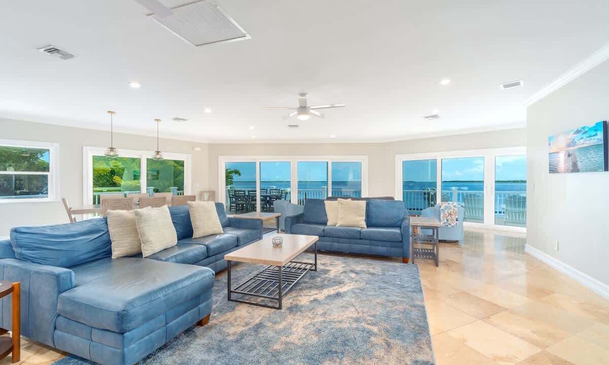 Photo of Livingroom in Coupon Bight Aquatic Preserve