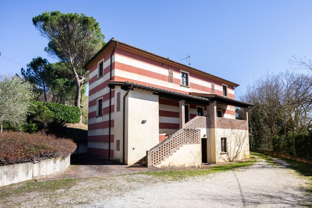 Photo of Buildings in Citerna