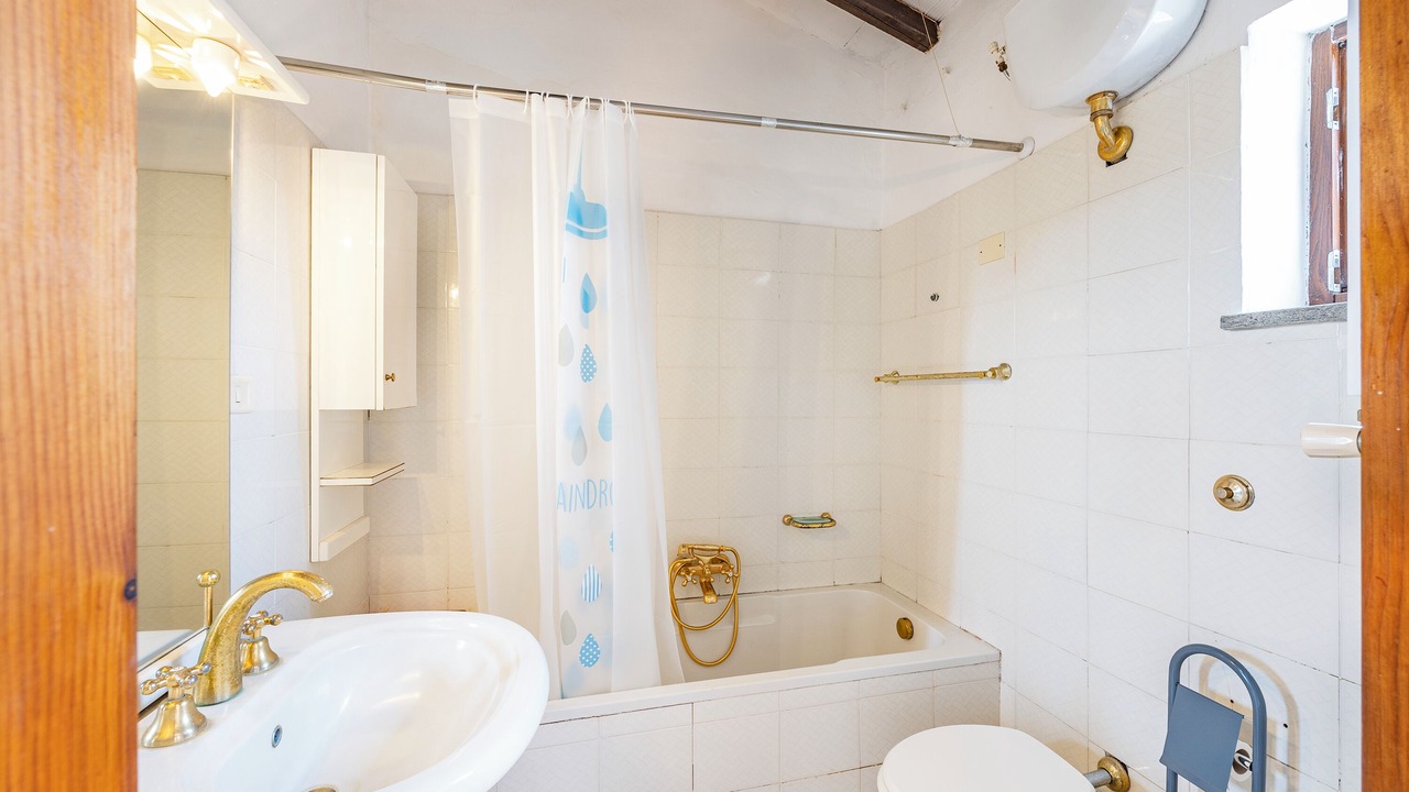 Photo of Bathroom in Castiglione in Teverina