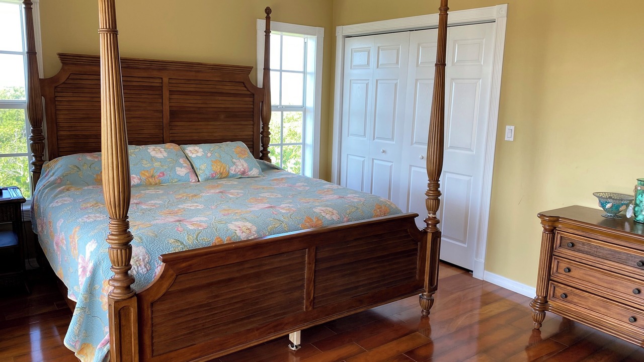 Photo of Bedroom in Summerland Key