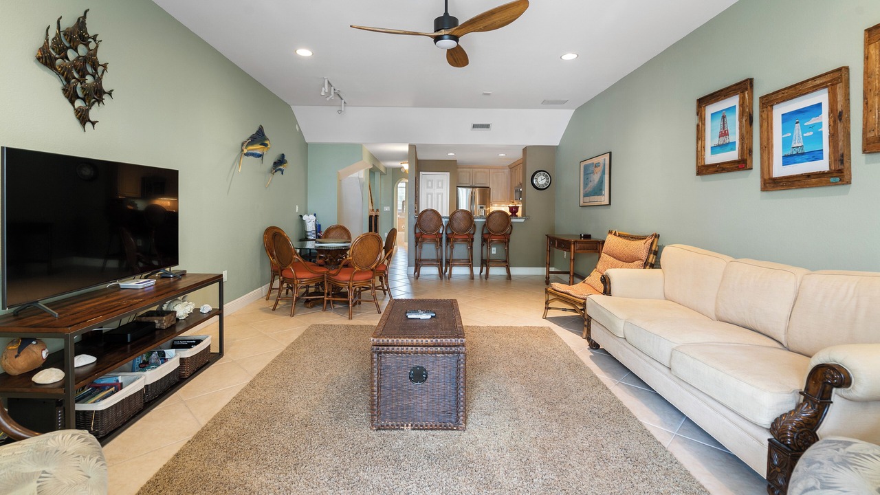 Photo of Livingroom in Rock Harbor