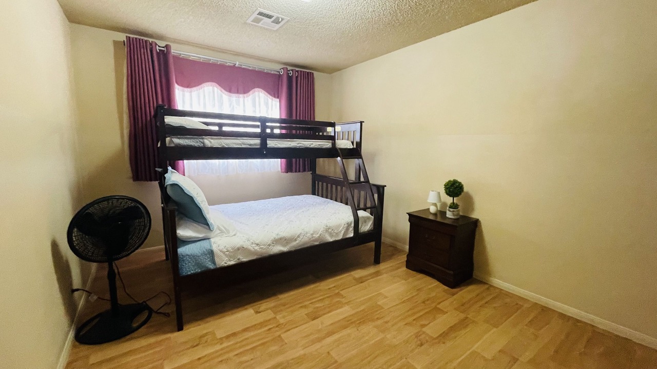 Photo of Bedroom in Palmdale
