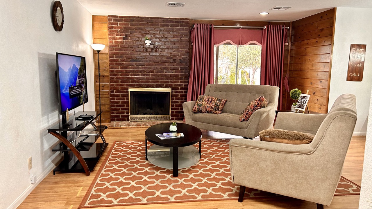 Photo of Livingroom in Palmdale