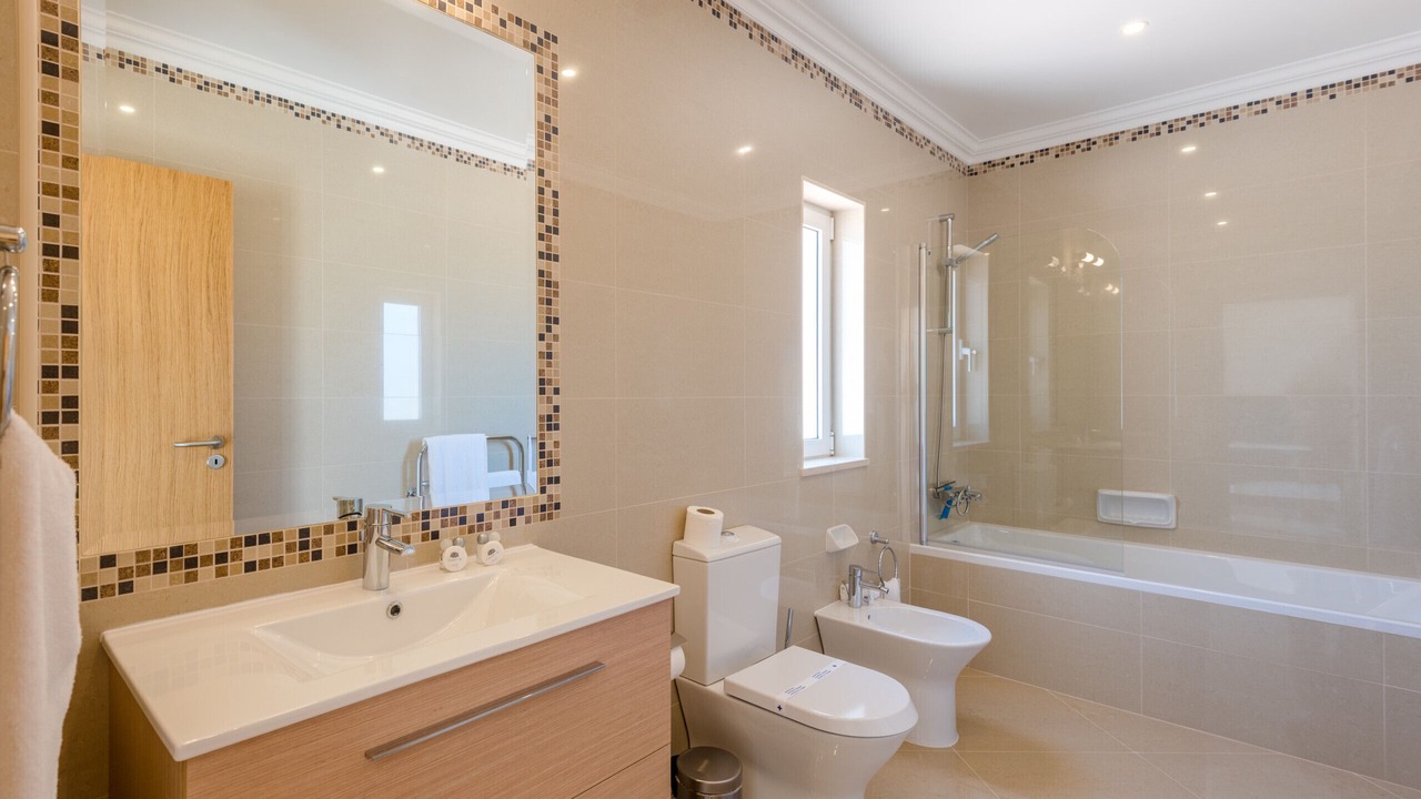 Photo of Bathroom in Atalaia