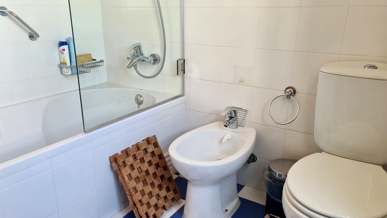 Photo of Bathroom in Peneco Beach