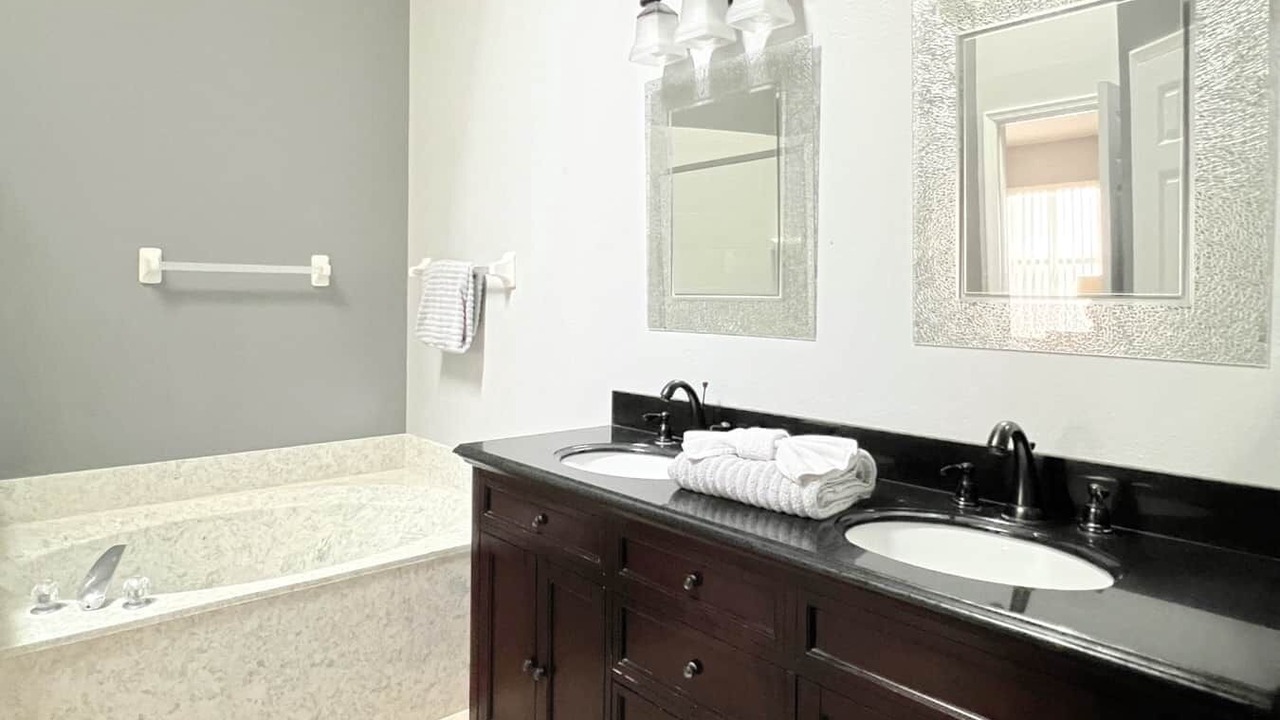 Photo of Bathroom in Lake Davenport Estates