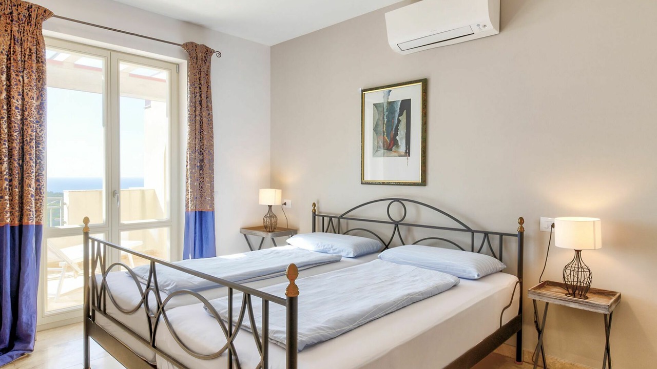 Photo of Bedroom in Lacona