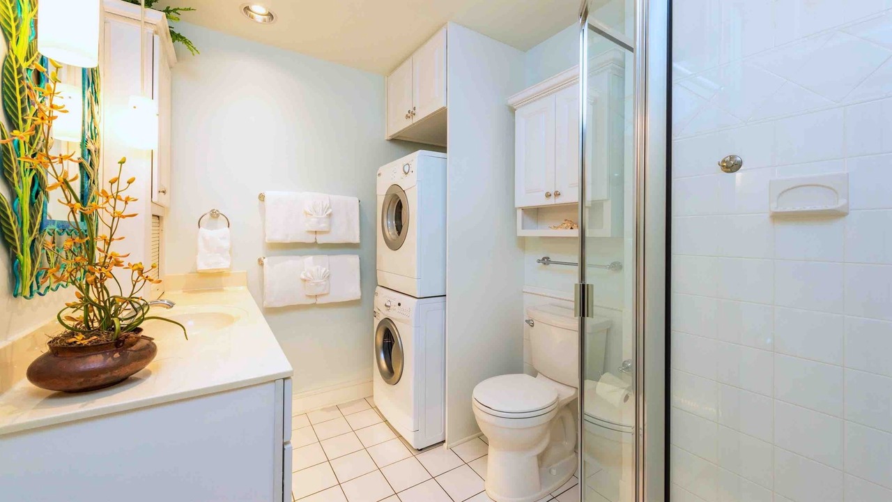 Photo of Bathroom in Truman Annex