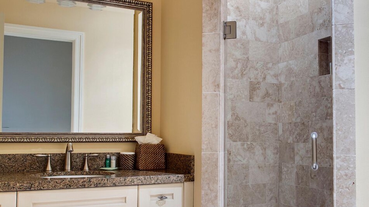 Photo of Bathroom in Truman Annex