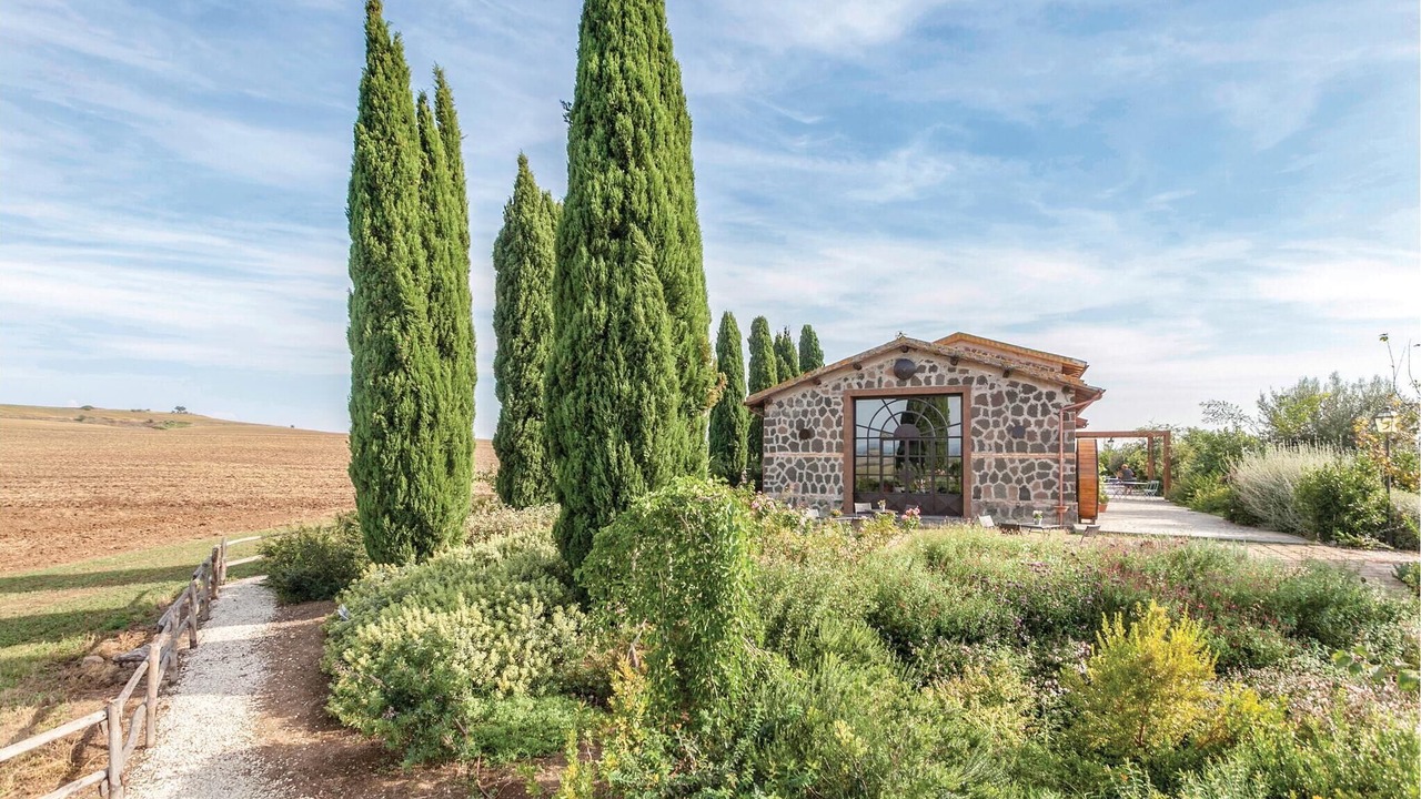 Photo of Others in Tuscania