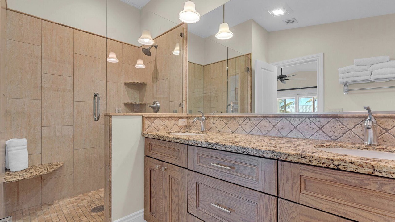 Photo of Bathroom in Marathon