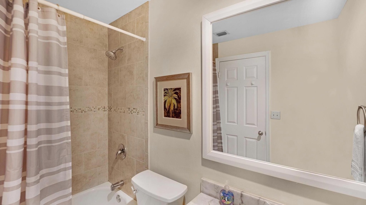 Photo of Bathroom in Truman Annex