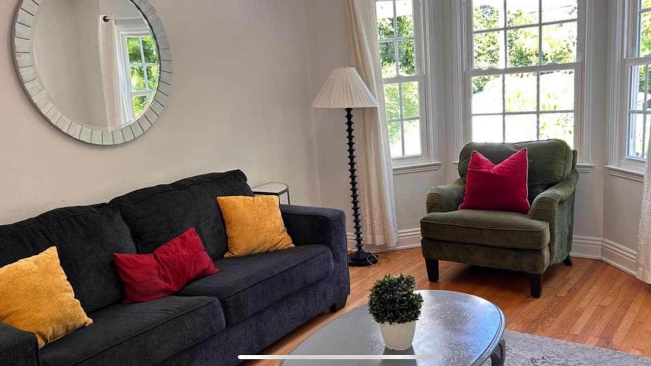 Photo of Livingroom in Pico - Robertson