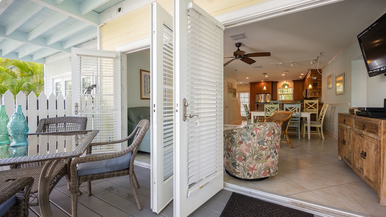 Photo of Livingroom in Bahama Village