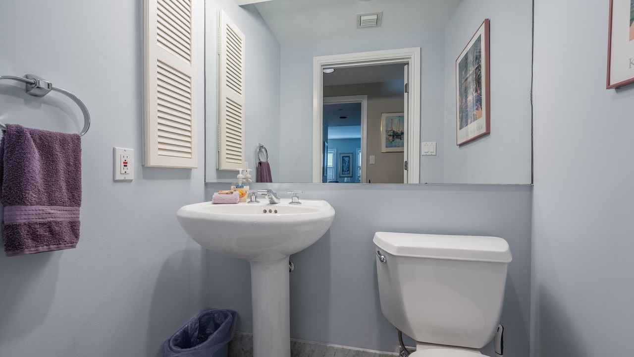 Photo of Bathroom in Truman Annex