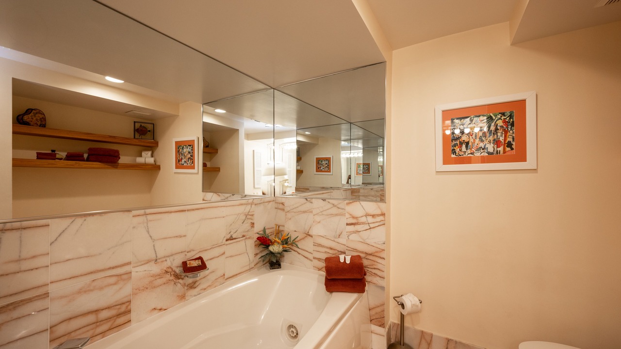 Photo of Bathroom in Truman Annex