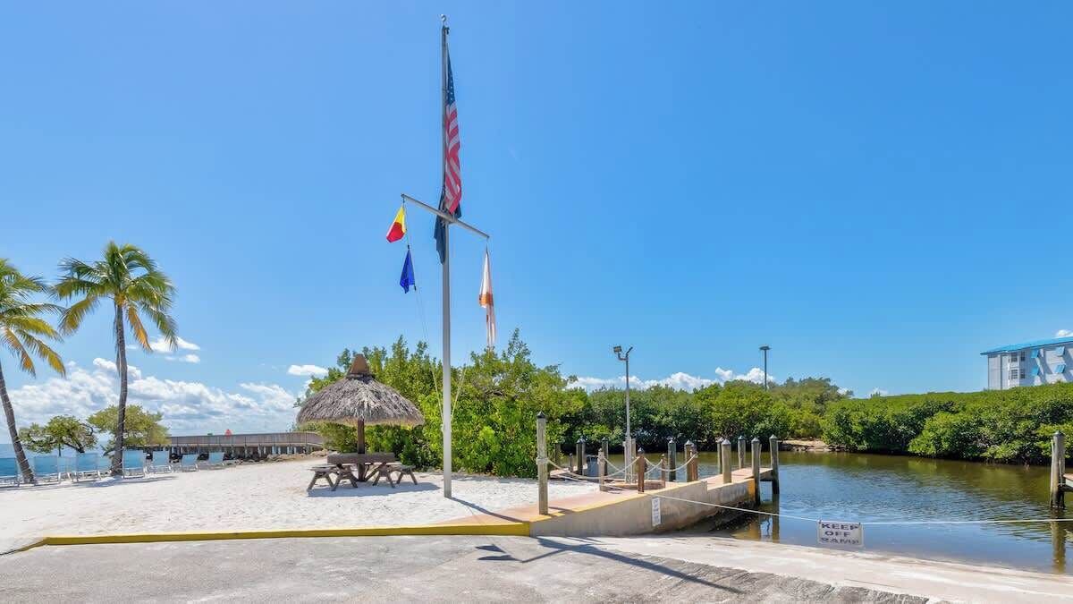 Photo of Others in Tavernier
