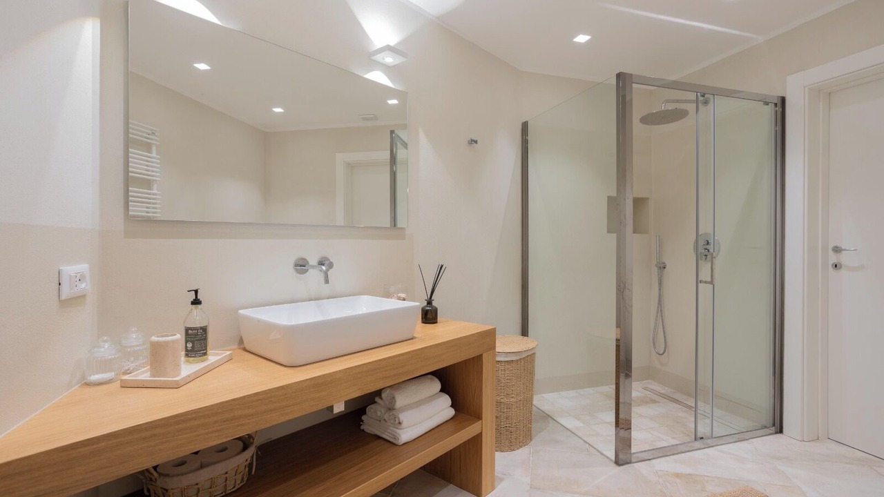 Photo of Bathroom in Paraggi