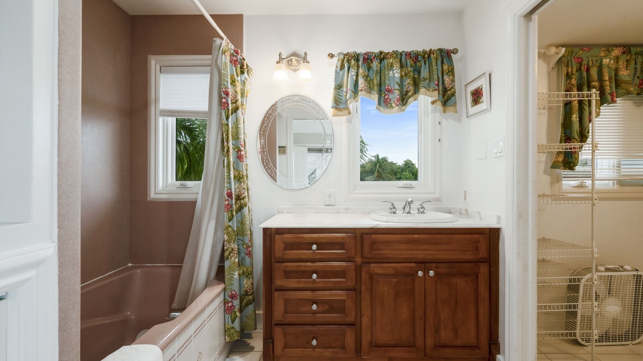 Photo of Bathroom in Marathon