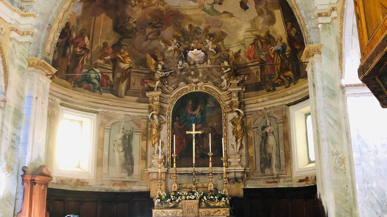 Photo of Others in Montone