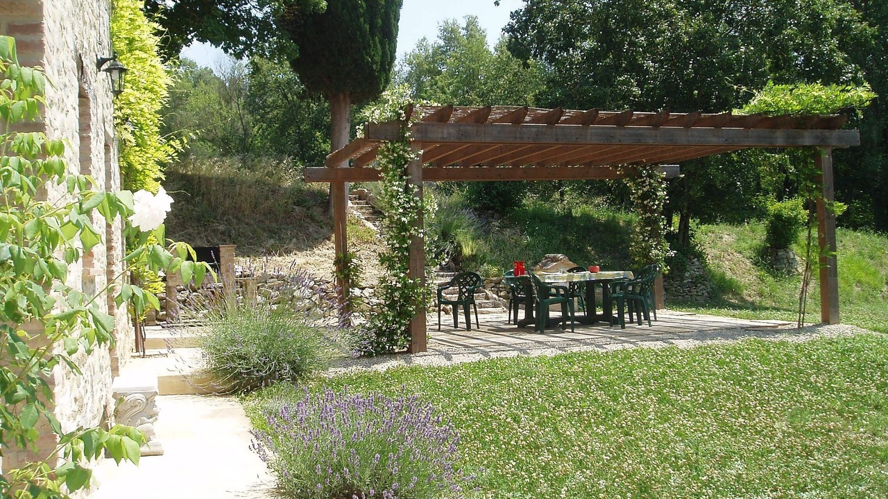 Photo of Others in Montone