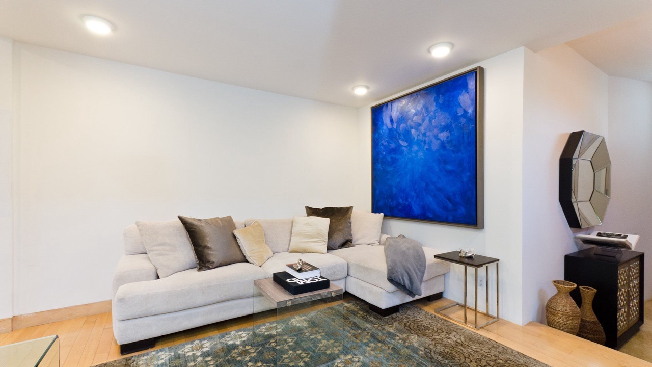 Photo of Livingroom in Beverly Grove