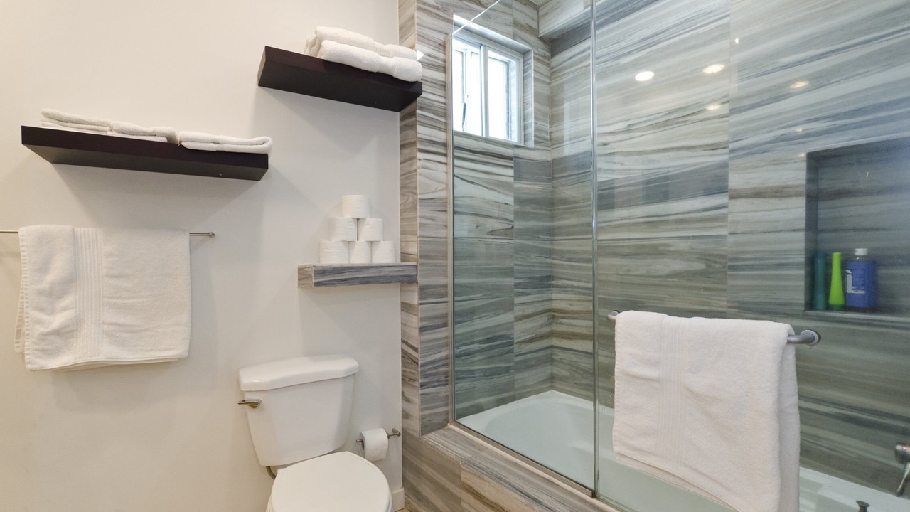 Photo of Bathroom in Beverly Grove