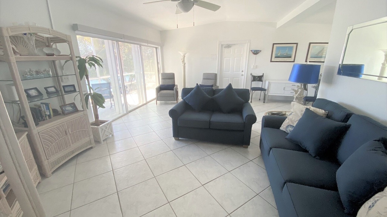 Photo of Bedroom in Venetian Shores
