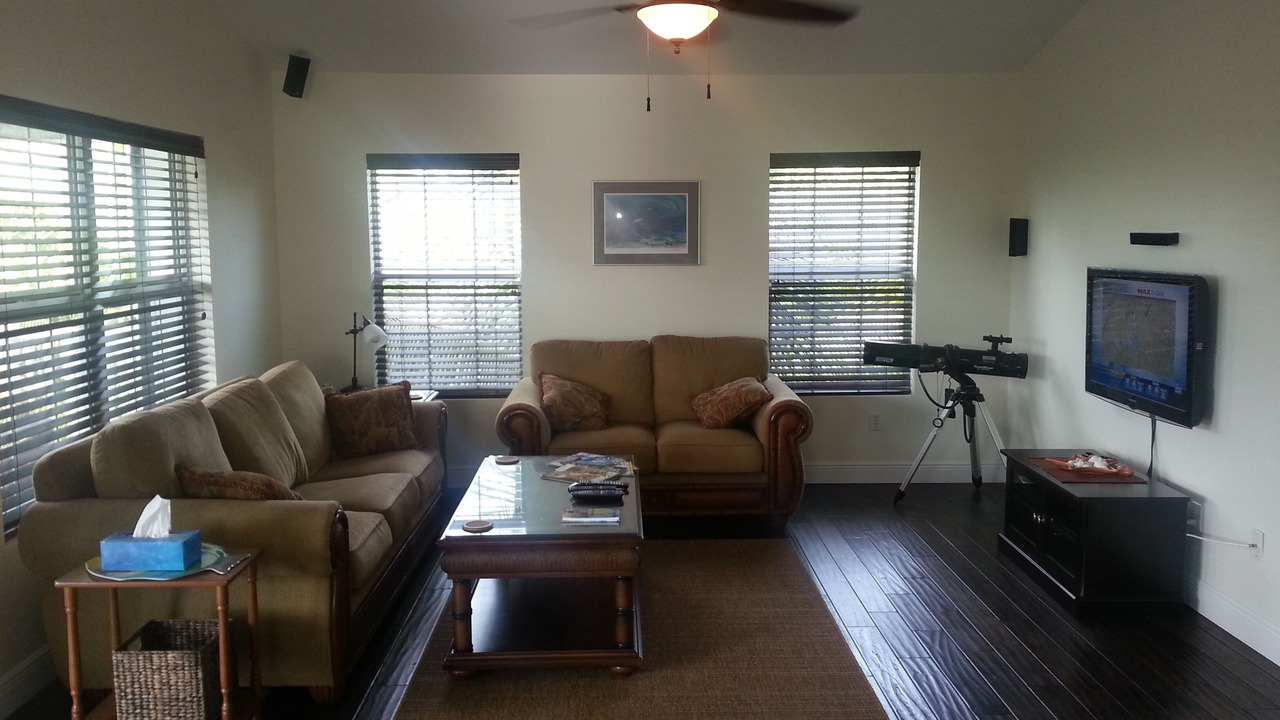 Photo of Livingroom in Breezeswept Beach Estates